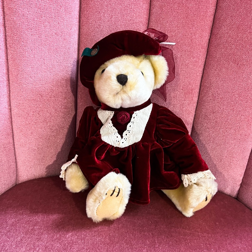 Pearl from Pickford Bears "Brass Button Collectables" series.